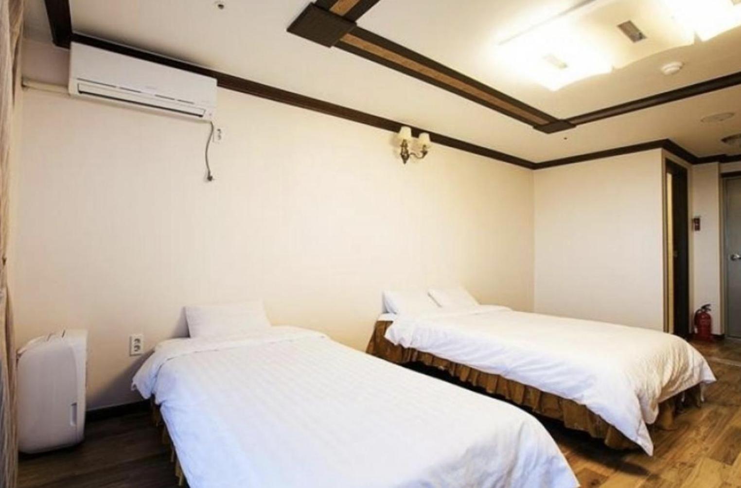 Jeju Ts Youth Hostel & Resort Seogwipo Exteriör bild